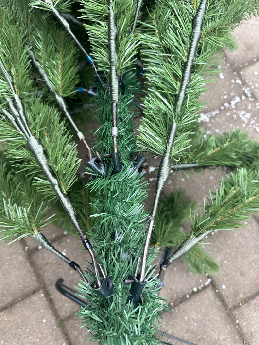 künstl. Tannenbaum als Maibaumspitze