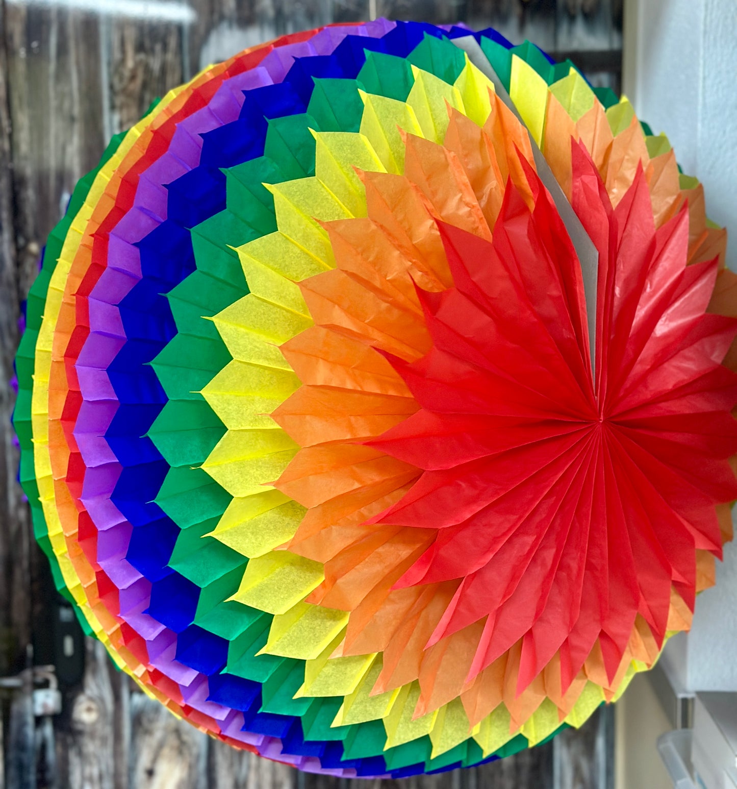 Papier Wabenball „Regenbogen" (ca. 75 cm Durchmesser)
