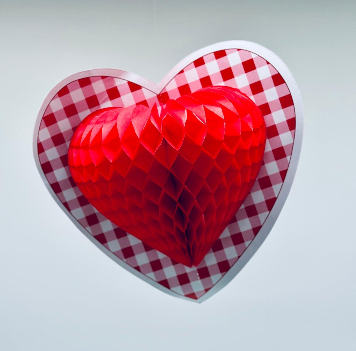 Papier Hänger einzeln "Wabenherz" rot/weiß