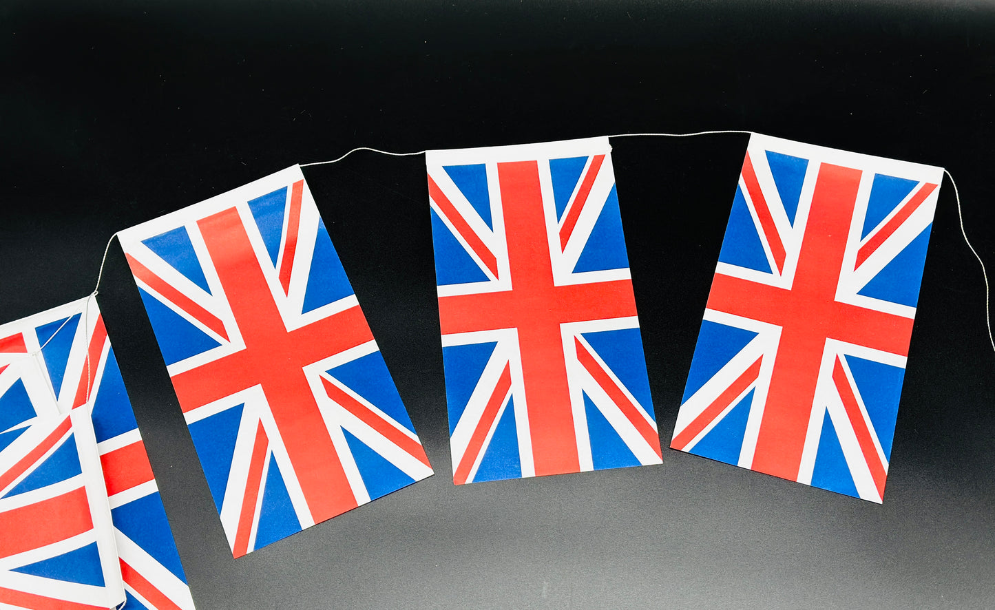 Fahnenketten aus Papier á 4 m, schwer entflammbar (Länder)