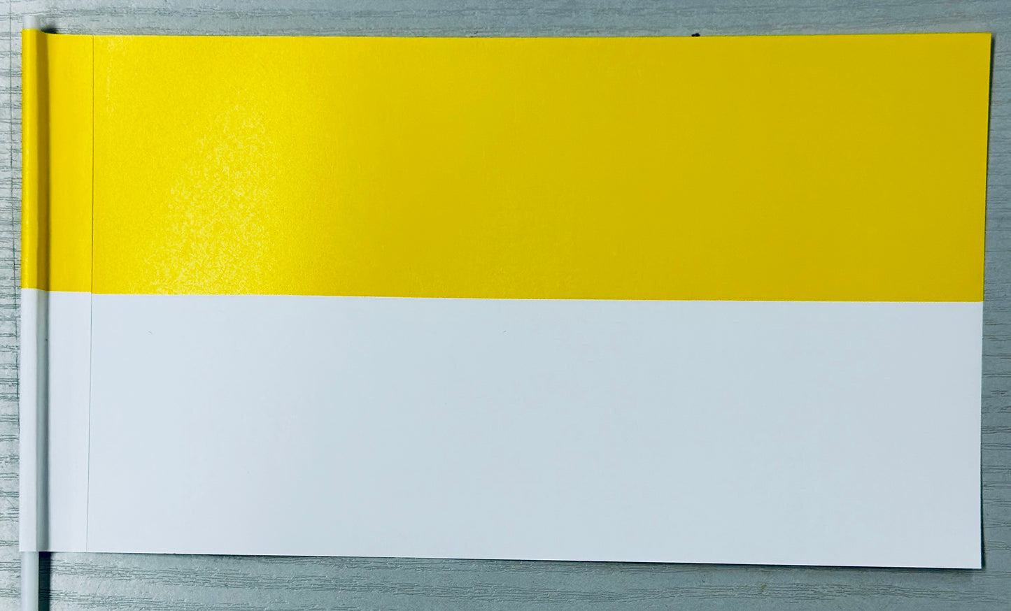 Papier-Fähnchen an 40cm Polystyrolstab (waagerecht gestreift)