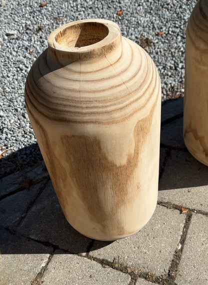 Deko-Vase aus Holz