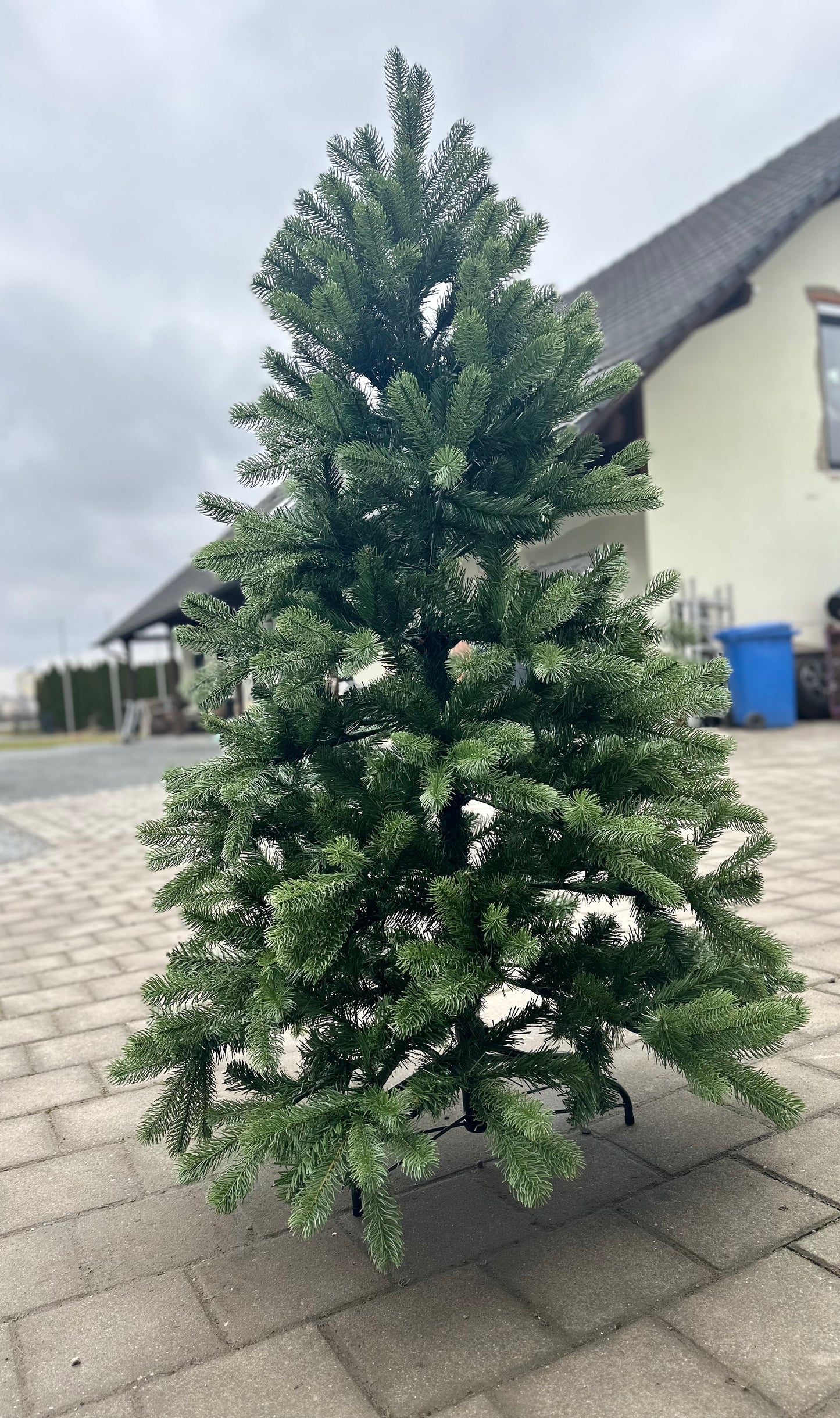 künstl. Tannenbaum als Maibaumspitze