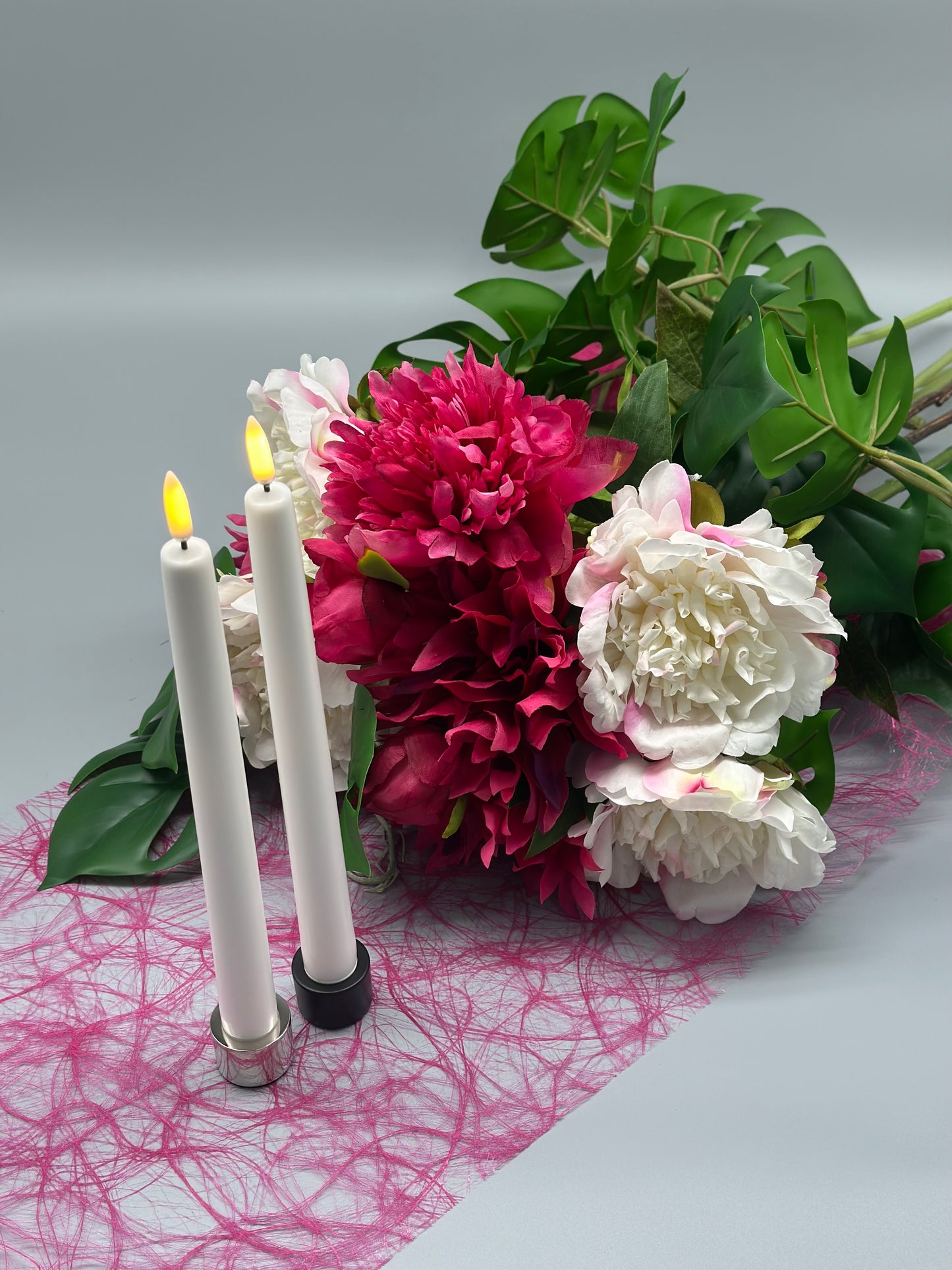 Klassische hohe LED-Stabkerze glatt (2,3 x 75 cm)